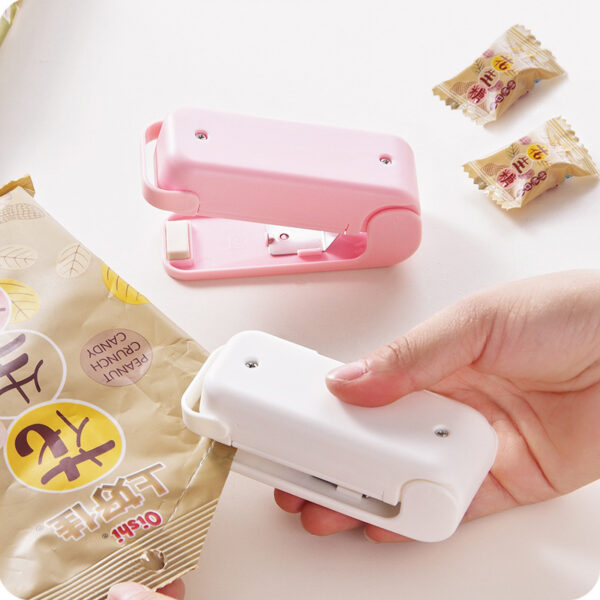 Portable Mini Heat Sealer | Food Bag Resealer | Kitchen Gadget