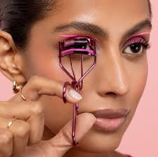 Eyelash Curler | Professional Beauty Tool | Soft Grip & Precision Curling
